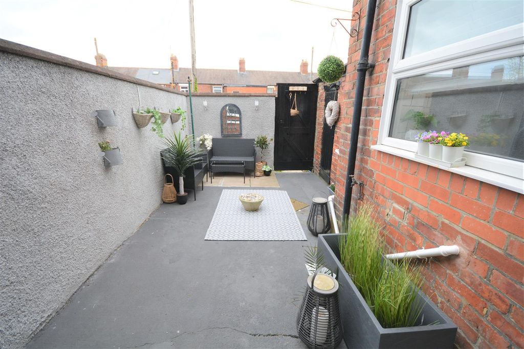 Property photo 3 of 11