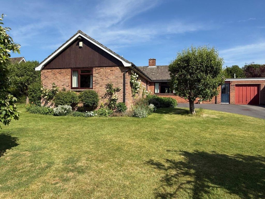 Property photo 1 of 34