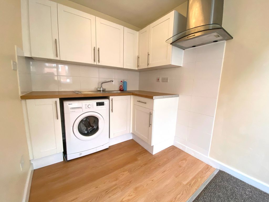 Property photo 3 of 8 Redland Drive