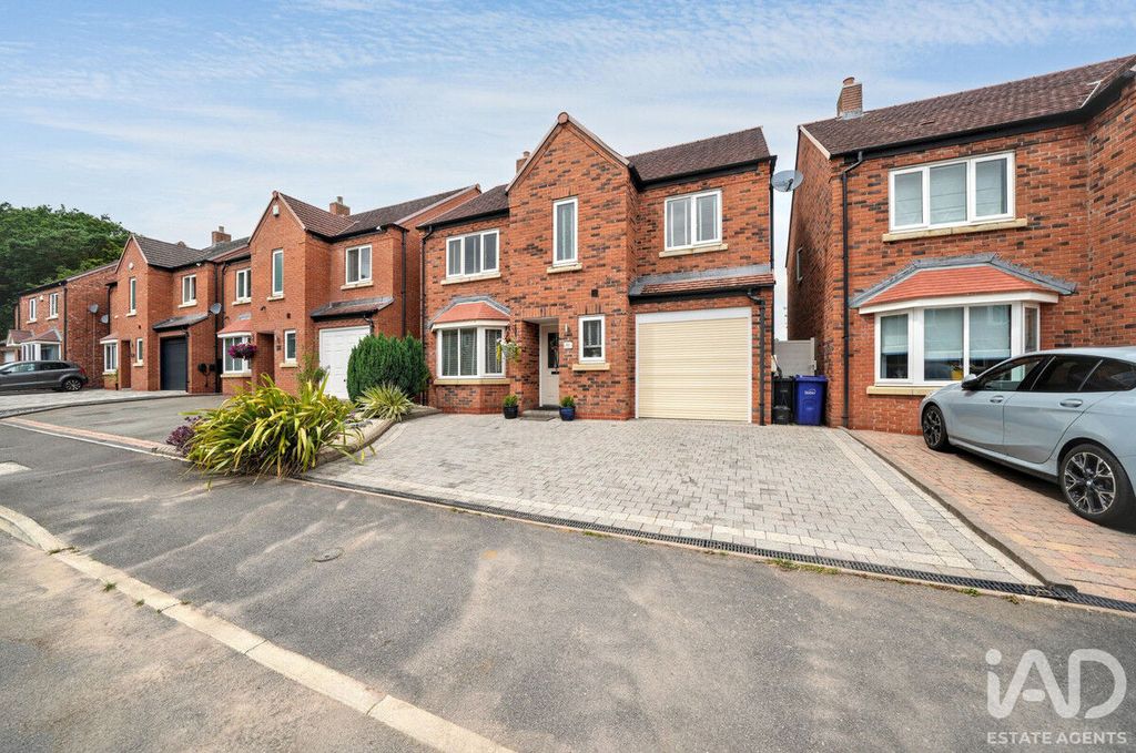 Property photo 1 of 50