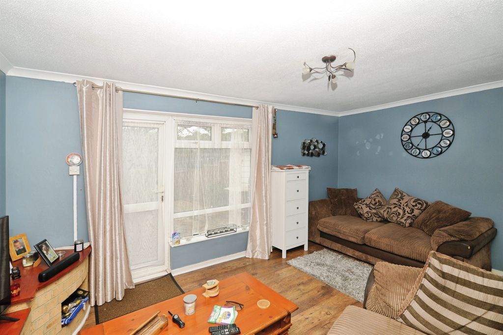 Property photo 3 of 17