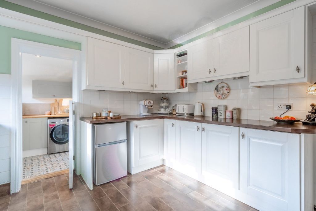 Property photo 3 of 28 Iq_00135