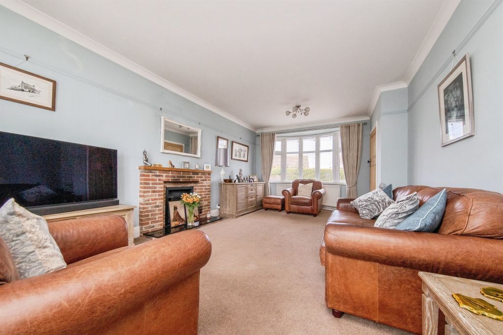 Property photo 2 of 26