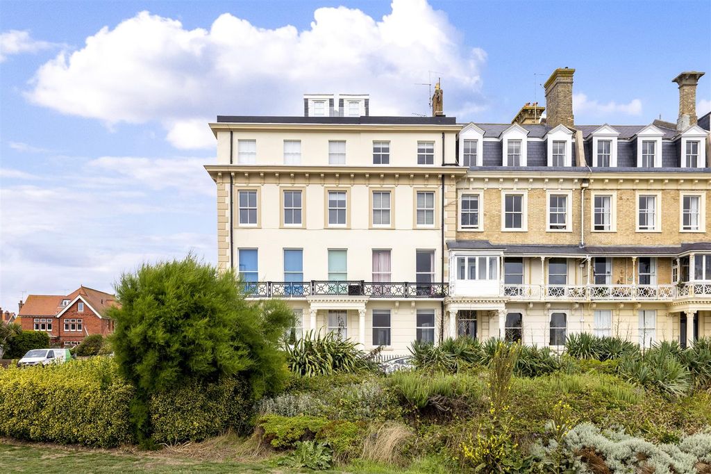 Property photo 1 of 13 Heene Terrace, West Mansions 25A-018.Jpg