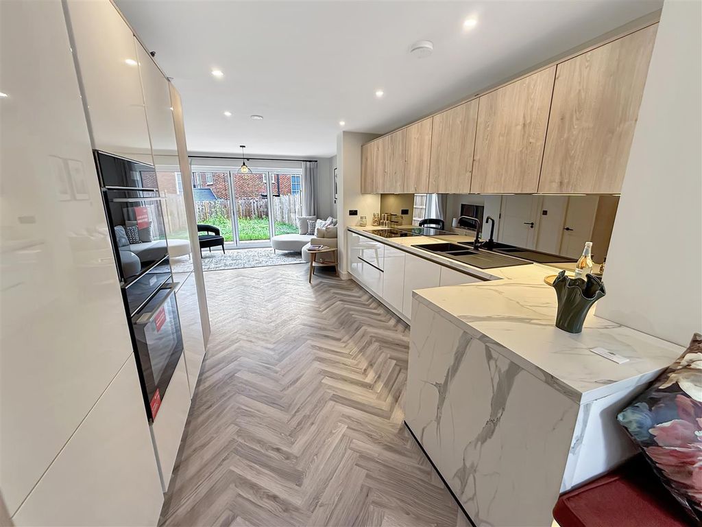Property photo 3 of 14 Kitchen2.Jpg