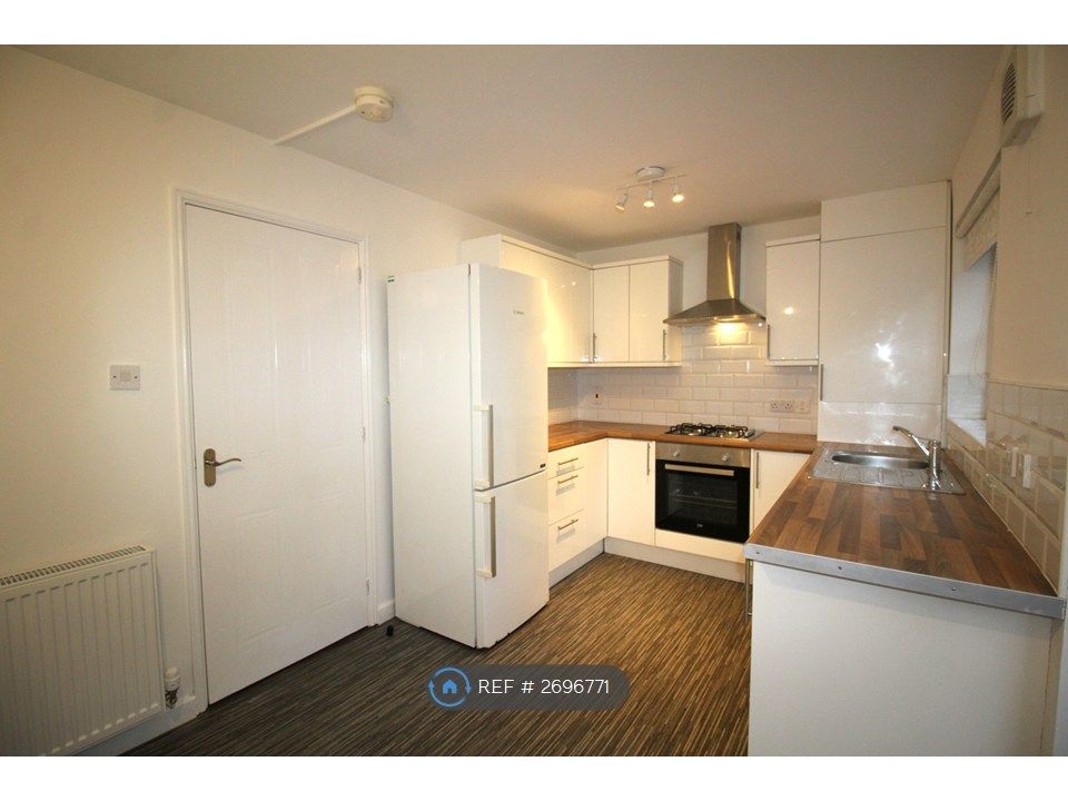 Property photo 2 of 20 Kitchen