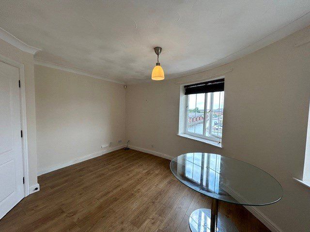 Property photo 3 of 11 Picture No. 31