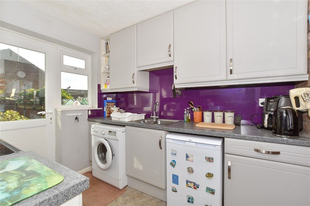 Property photo 3 of 12 Kitchen