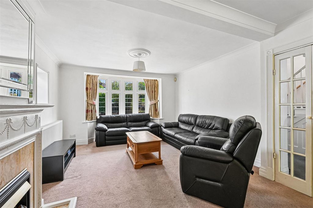 Property photo 2 of 25 Roundwood Way,56-22.Jpg