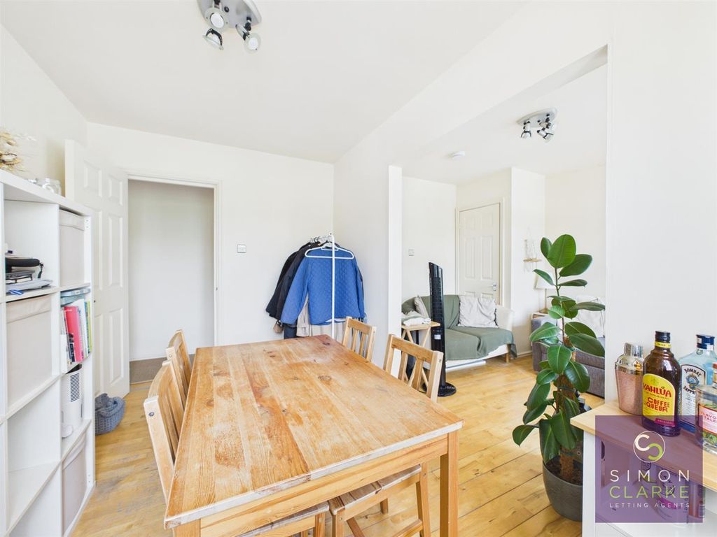 Property photo 2 of 10 Cam05425G0-Pr0151-Still003.Jpg