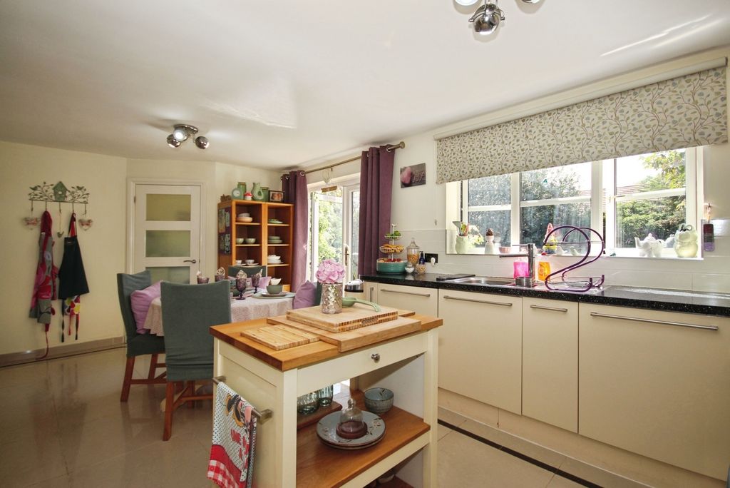 Property photo 2 of 20 Pbox-Img.Jpg