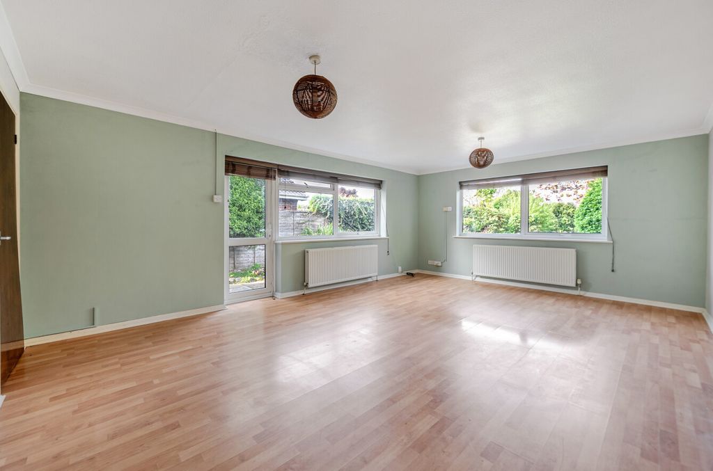 Property photo 3 of 12 1445979-11-69E742...