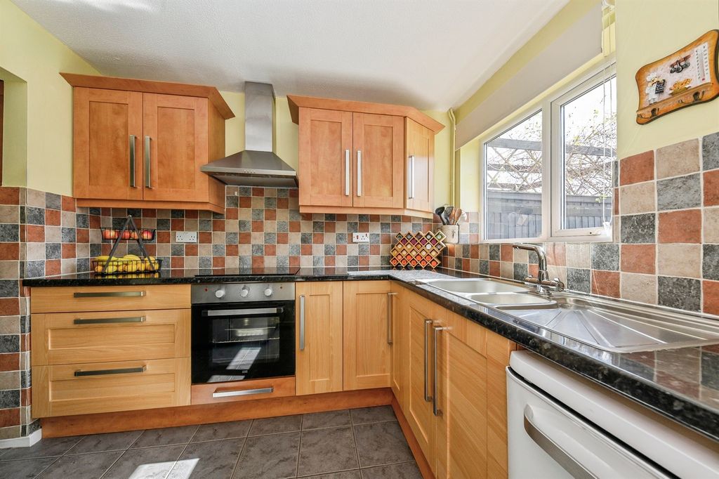 Property photo 3 of 17
