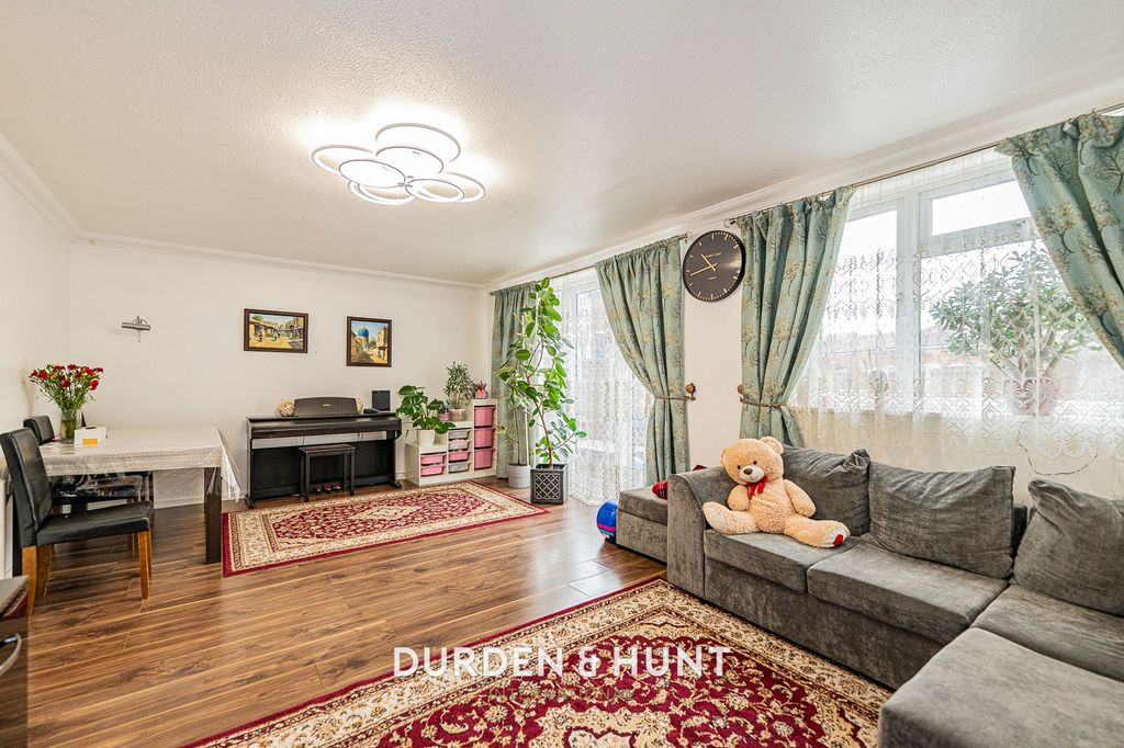 Property photo 2 of 22