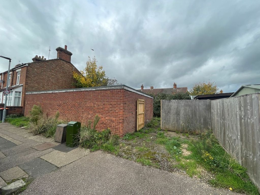 Property photo 2 of 5