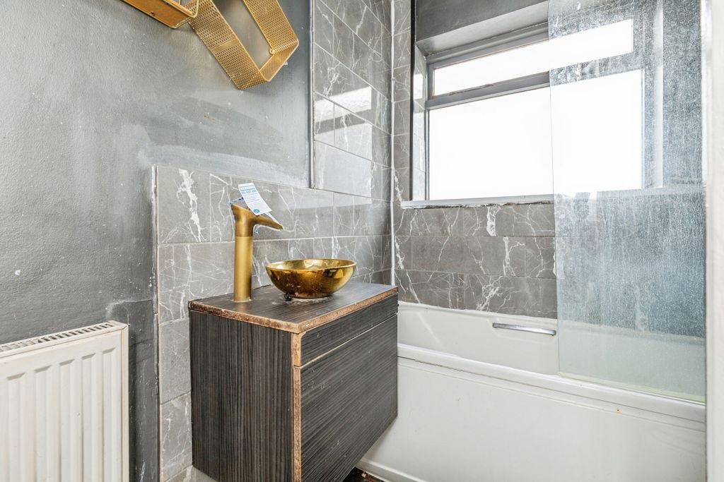 Property photo 3 of 8 Pbox-Img.Jpg