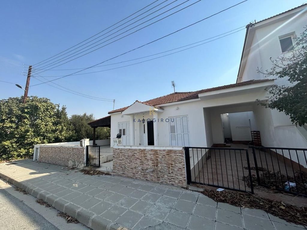 Property photo 2 of 14