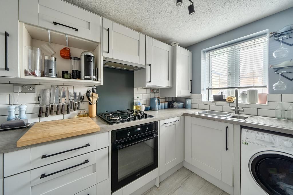 Property photo 2 of 18 Kitchen