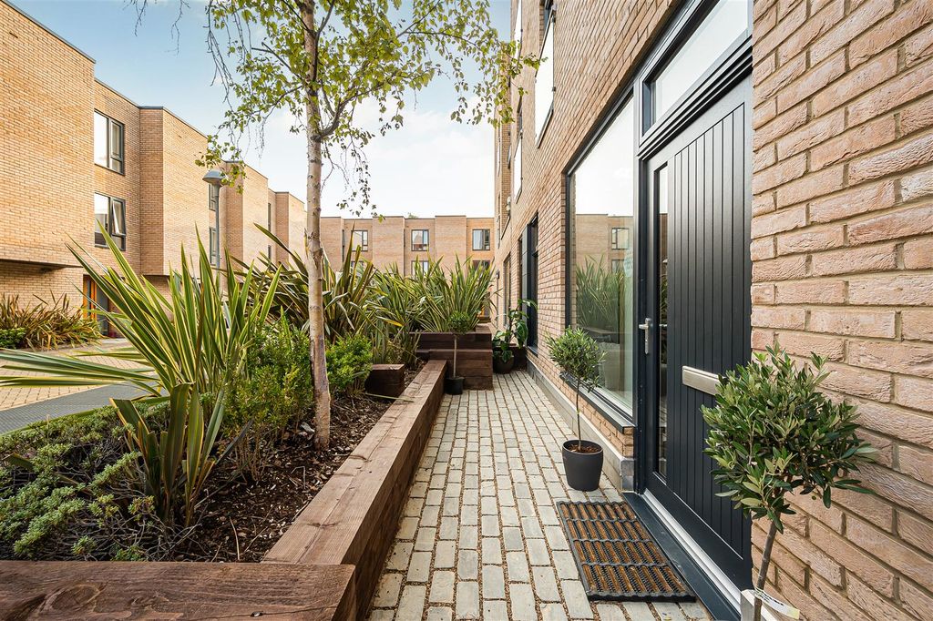 Property photo 3 of 20 Unit 1, Barrell Yard.19.Jpg