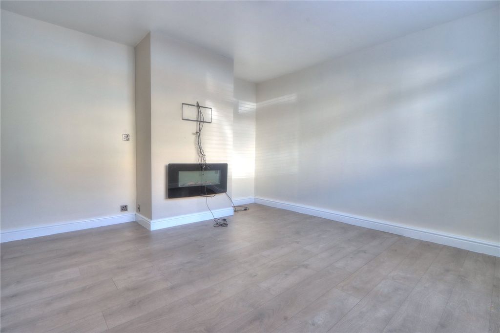 Property photo 2 of 14 Picture No. 06