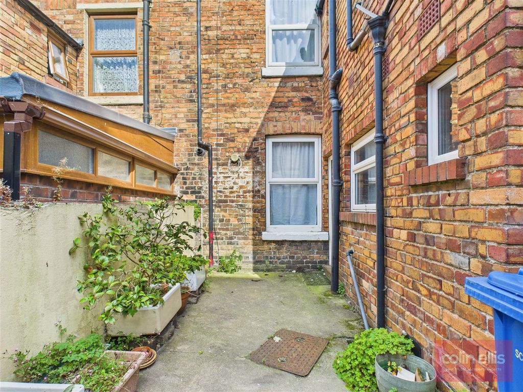 Property photo 3 of 16 Cam05075G0-Pr0179-Still010.Jpg