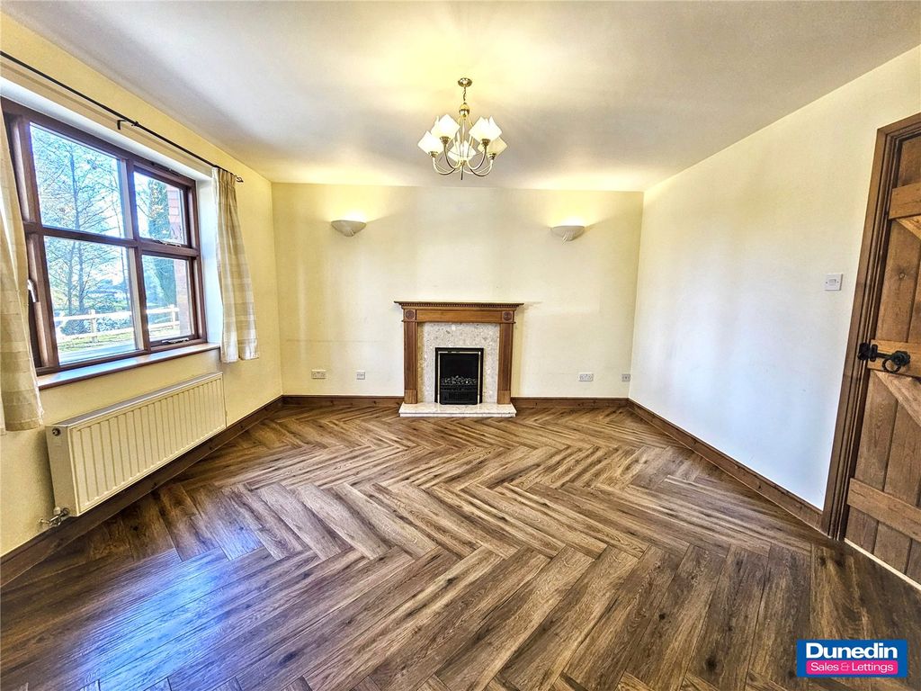 Property photo 2 of 26 Picture No. 13