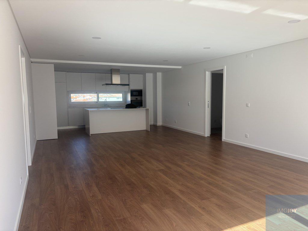 Property photo 3 of 25