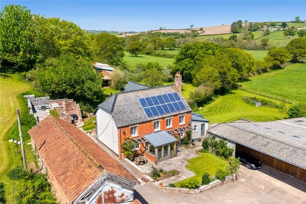 Property photo 3 of 30 Venn Farm