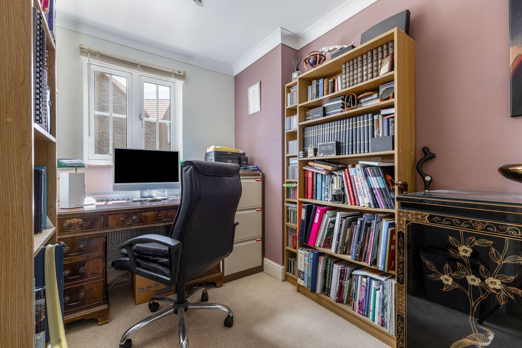 Property photo 2 of 9 2