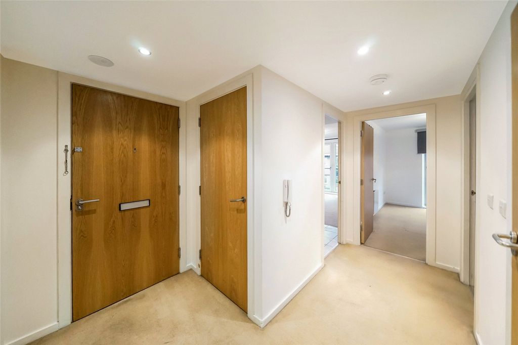 Property photo 3 of 16 Picture No. 18