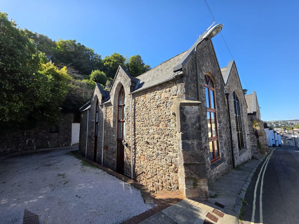 Property photo 1 of 18