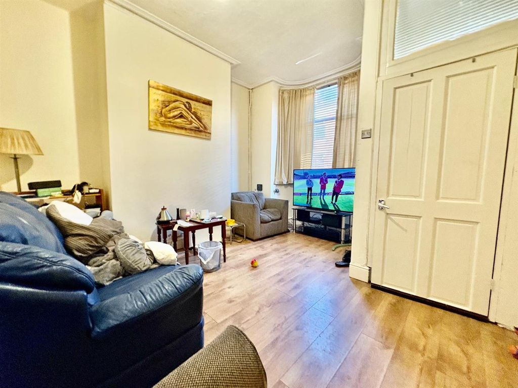 Property photo 1 of 6 Photo-2025-07-15-17-07-46 2.Jpg