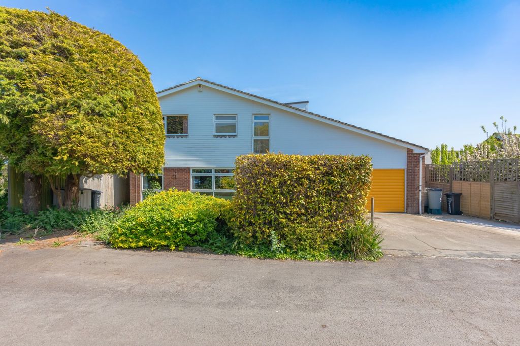 Property photo 1 of 21