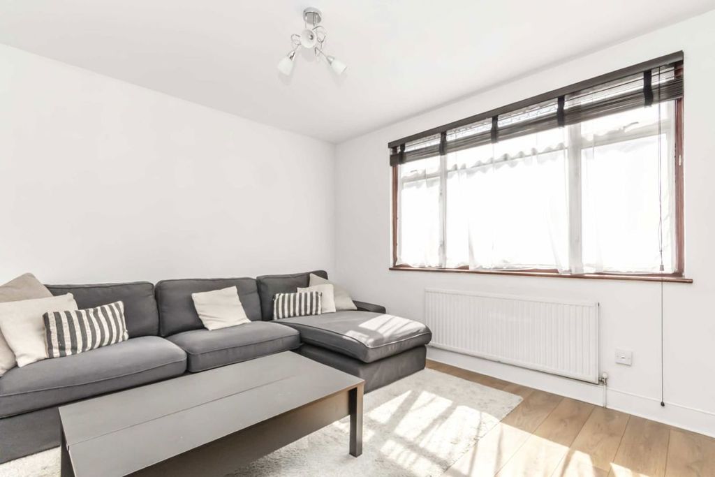 Property photo 1 of 4