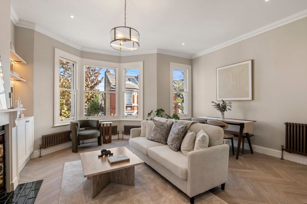 Property photo 1 of 8 Reception Room