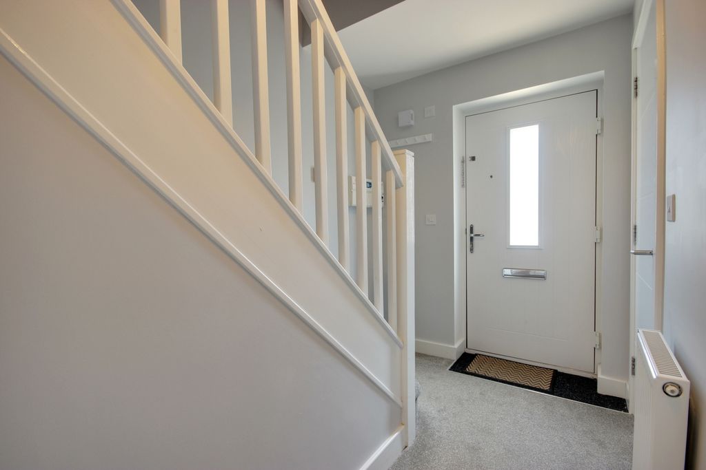 Property photo 2 of 13 1 Entrance A