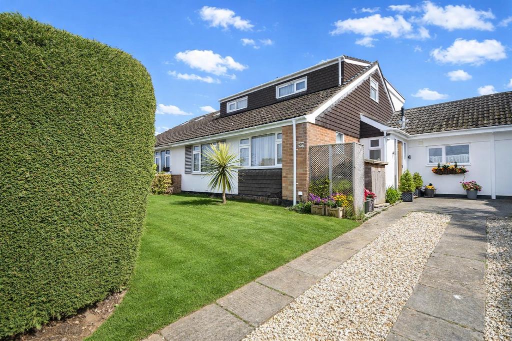 Property photo 1 of 32