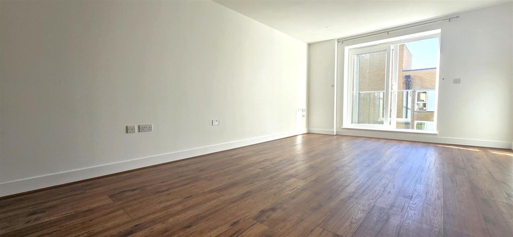 Property photo 3 of 11 20251101_124853.Jpg