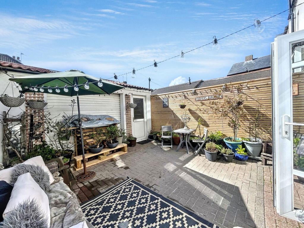 Property photo 2 of 29