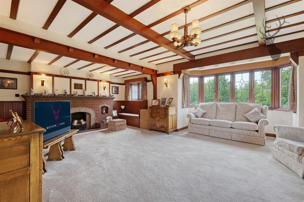 Property photo 2 of 31