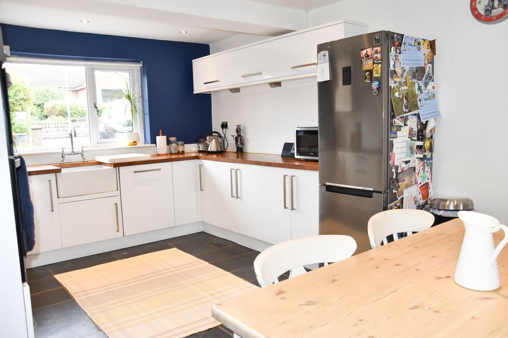 Property photo 3 of 32
