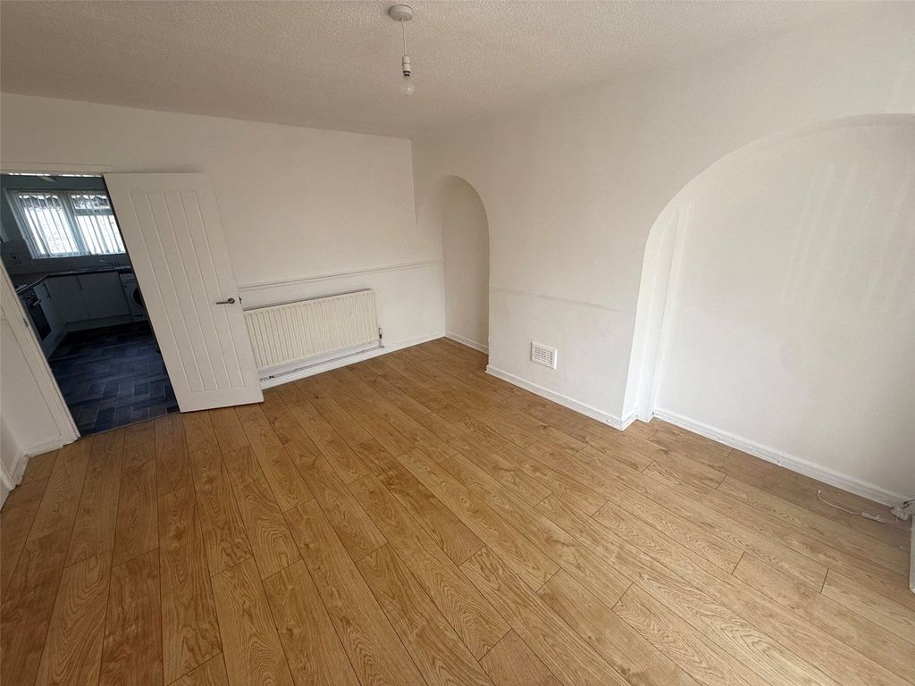 Property photo 3 of 12 Picture No. 15