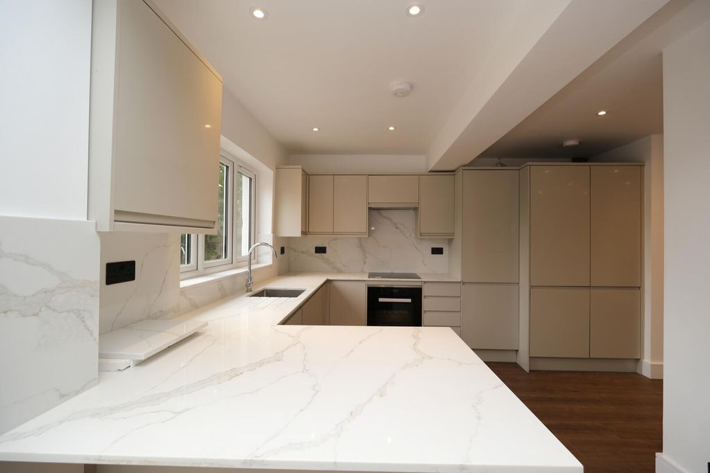 Property photo 1 of 26 Kitchen