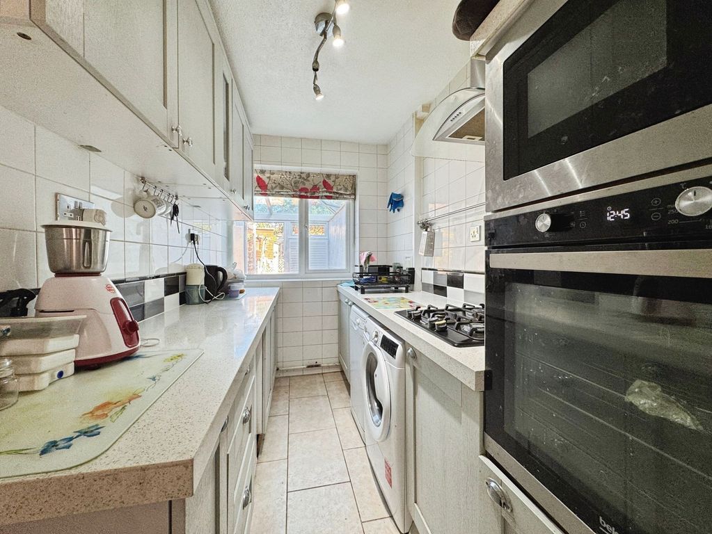 Property photo 3 of 14 Kitchen