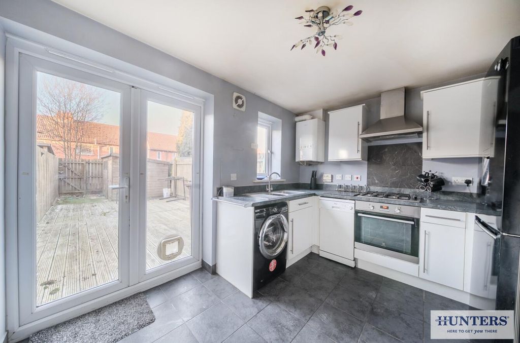 Property photo 3 of 19 B94449E9-A26B-402E-8320-Da72c67A2d53.Jpg