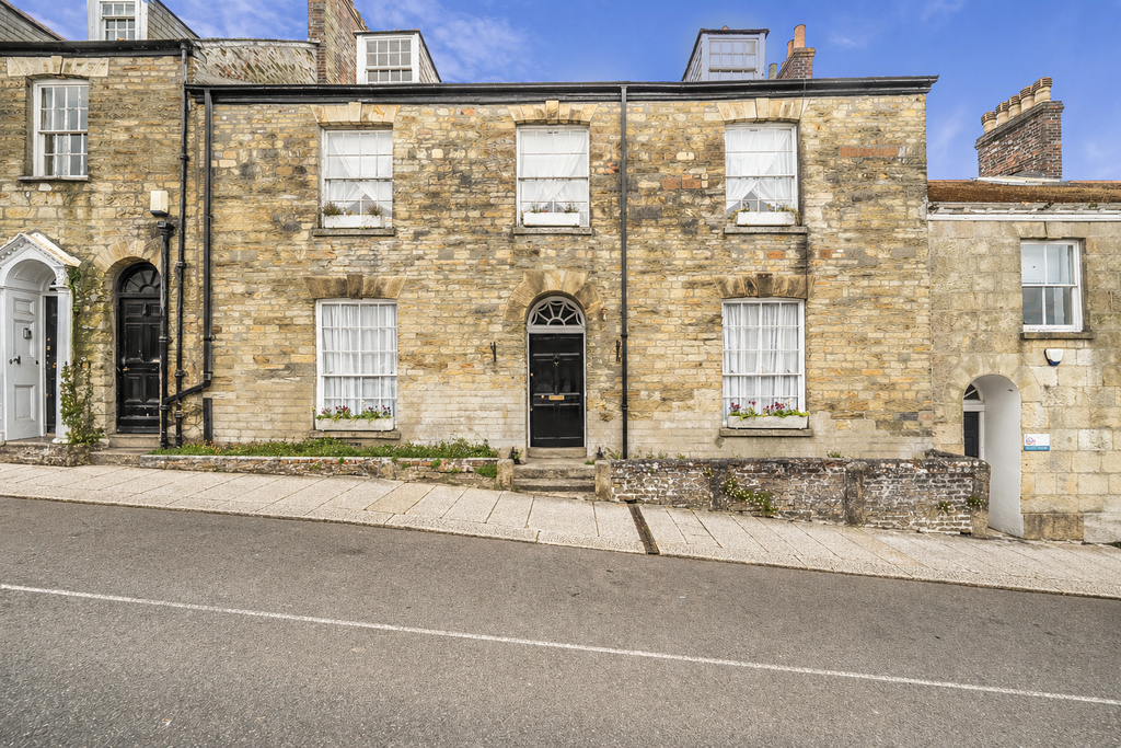 Property photo 1 of 18