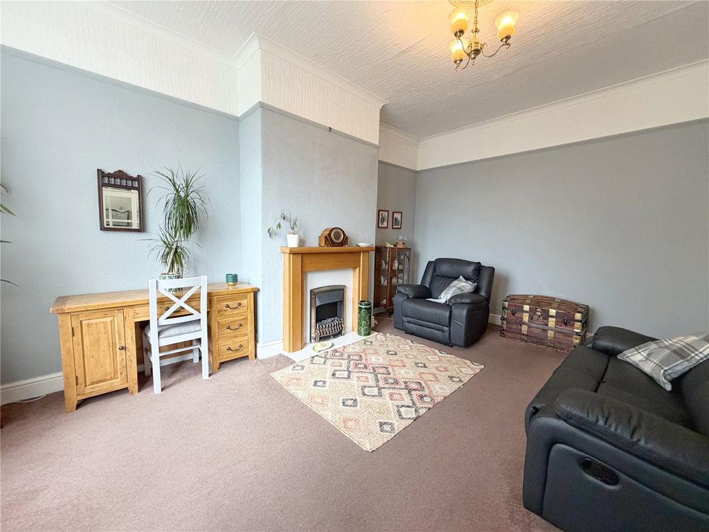 Property photo 3 of 20 Picture No. 04
