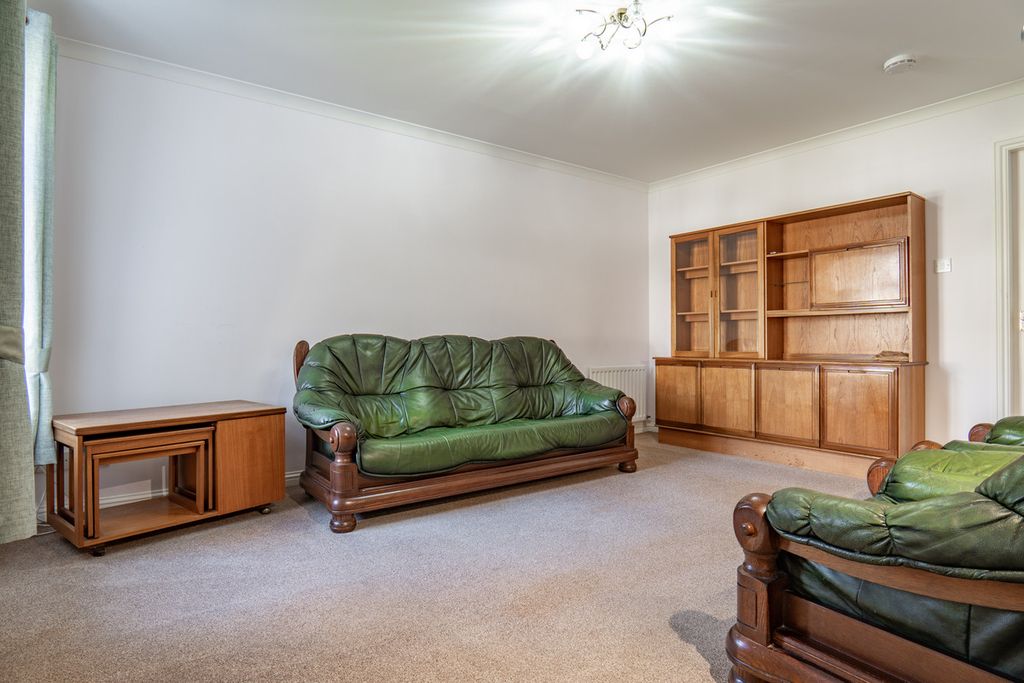 Property photo 3 of 36