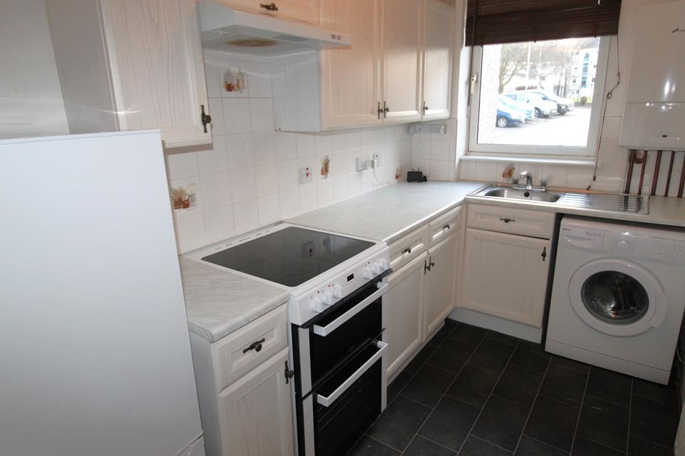 Property photo 2 of 6 Kitchen