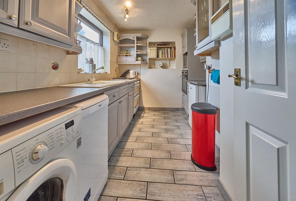 Property photo 2 of 12 Fitted Kitchen To Side